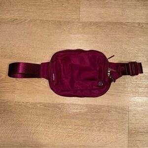 LULULEMON 2L EVERYWHERE BELT BAG